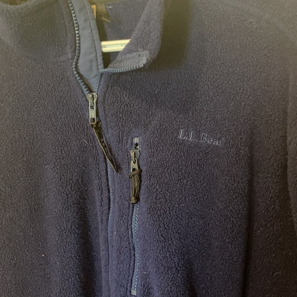 L.L BEAN fleece! Beautiful nazy color! Size L-XL - Picture 2 of 3
